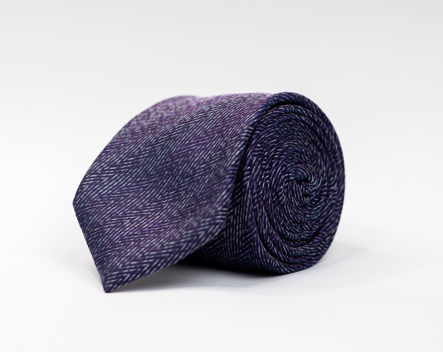 Magenta tie